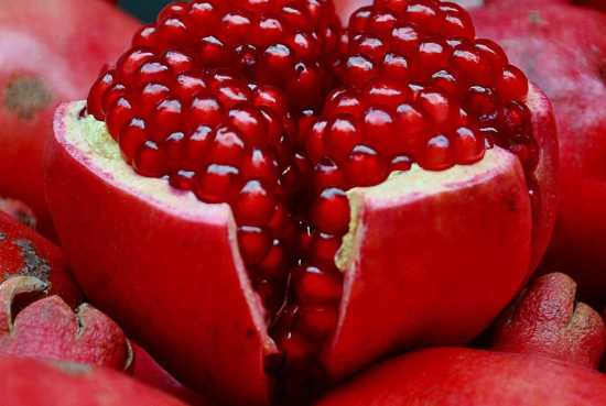 अनार (Pomegranate) खाने के अनोखे फायदे सून कर दंग रह जाएंगे आप.